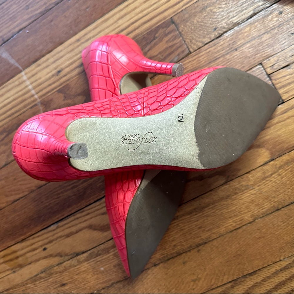 Heels - Picture 4 of 6